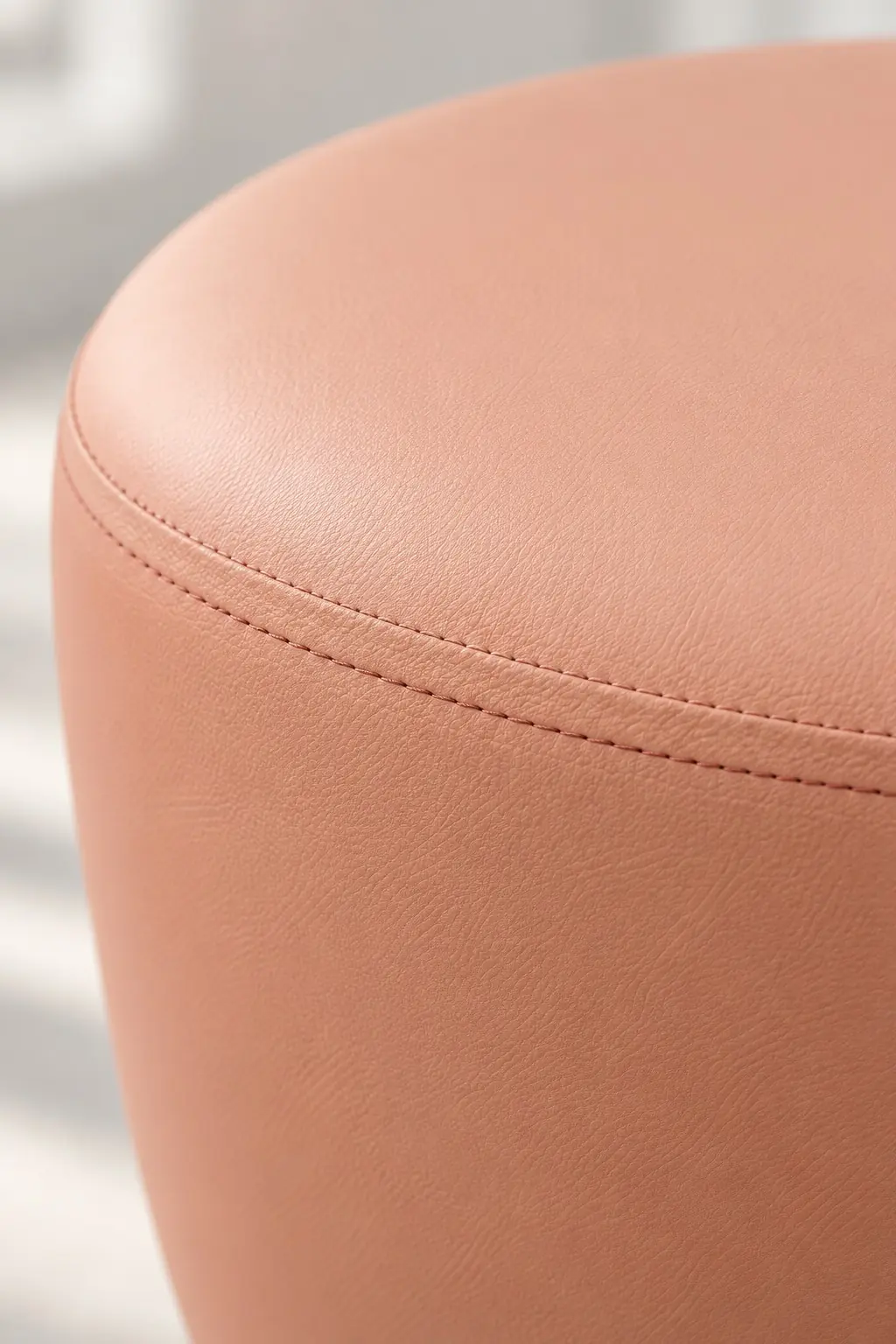 Pembe İnter Deri Yuvarlak Puf – Metal Ayaklı, 40 cm Makyaj ve Salon Pufu — görsel 3
