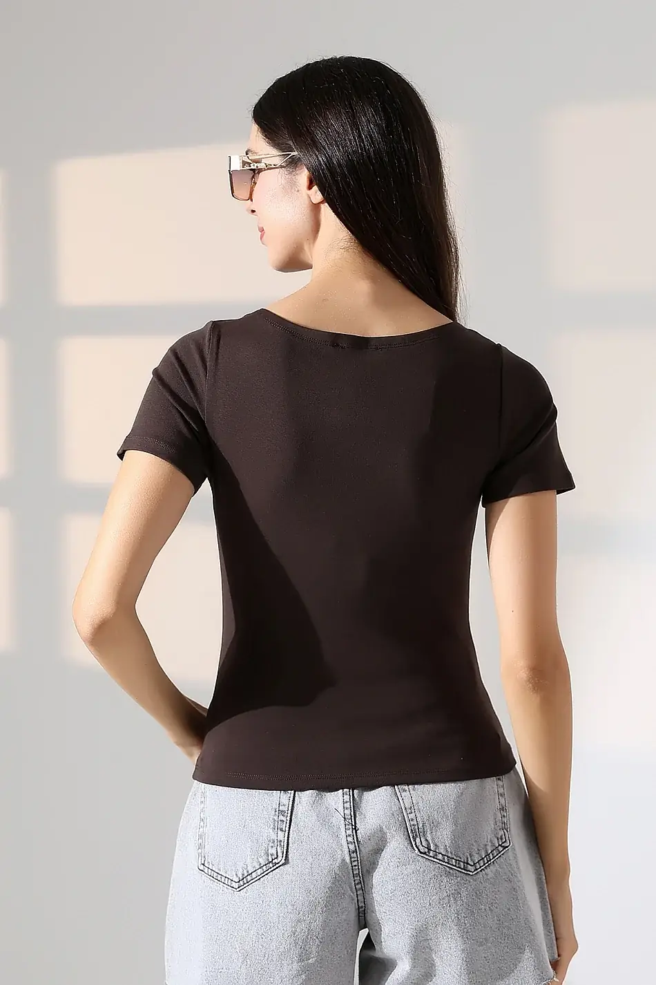 Kadın Kayık Yaka Kısa Kol Tshirt — görsel 5
